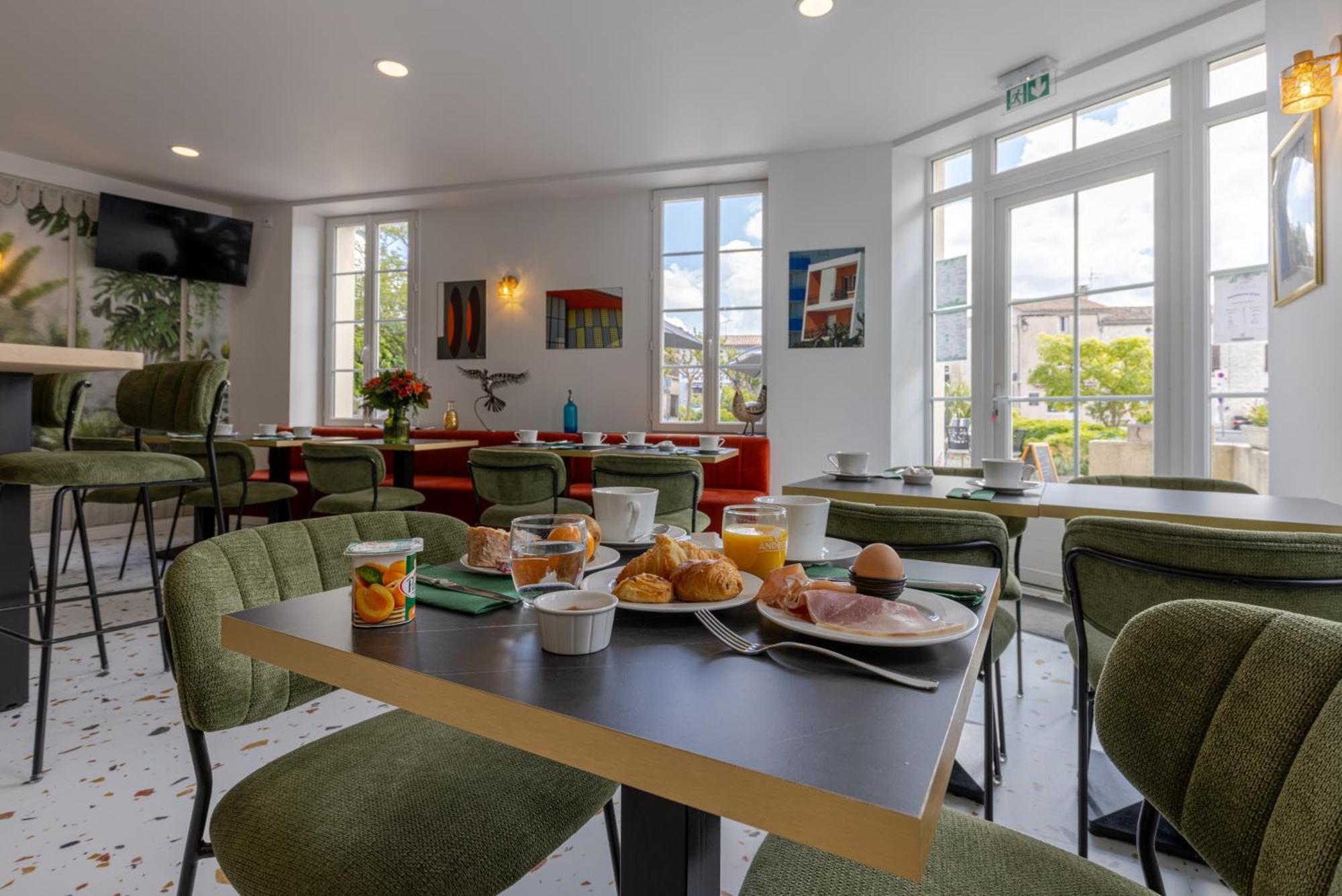 Logis Hotel Le Richelieu - Royan Atlantique Saujon Kültér fotó